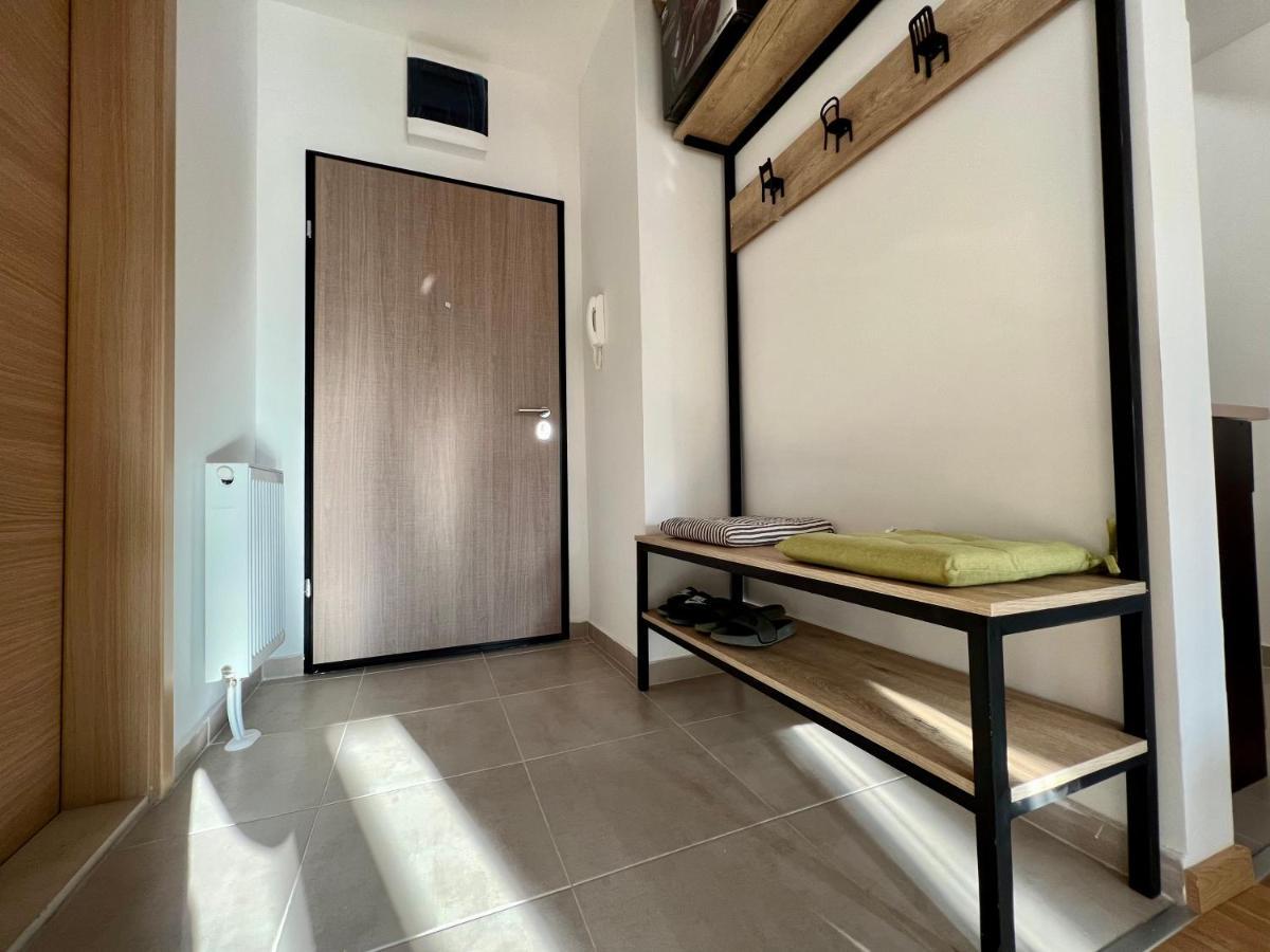 Sara'S Apartment Cozy And Close To Center With Private Parking Escópia Exterior foto