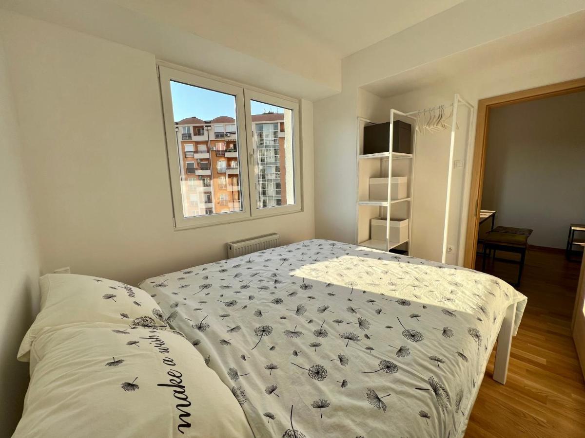 Sara'S Apartment Cozy And Close To Center With Private Parking Escópia Exterior foto